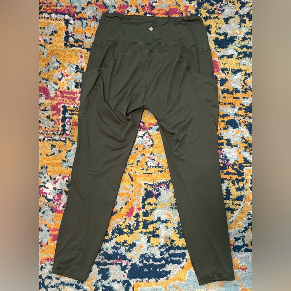 Leggings pants - Unknown brand Green Workout - size is approx Large. Pockets - Picture 3 of 13